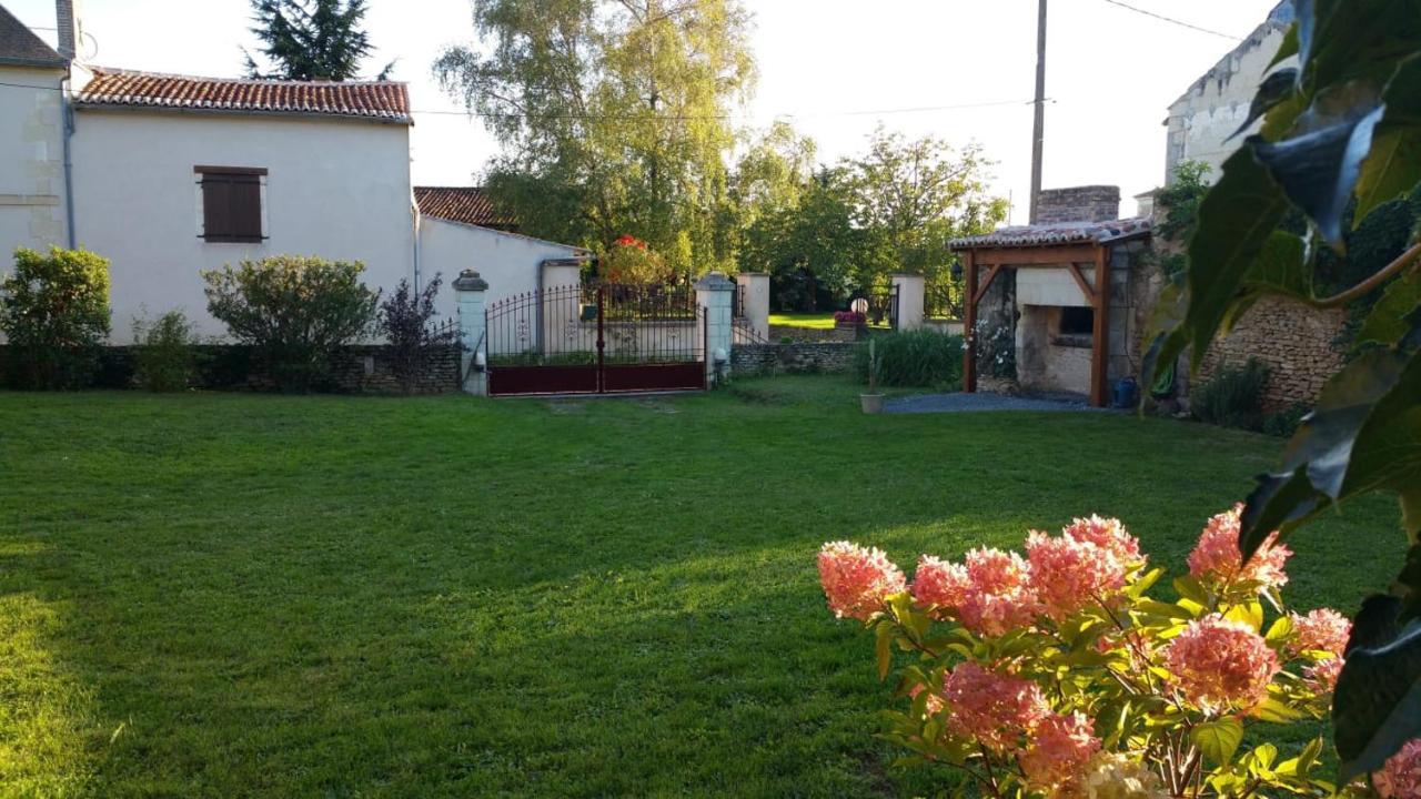 Ferienwohnung La Ferme Du Grand Bois Mouterre-Silly Exterior foto